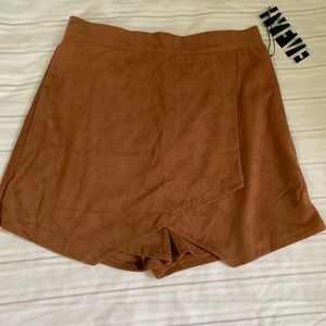 NEW Never worn Skort
